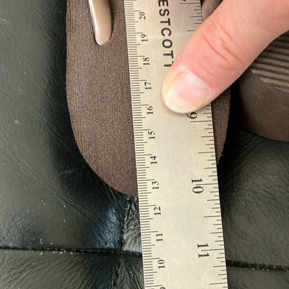 Women's Brown Flip Flop Sandals - Picture 9 of 12